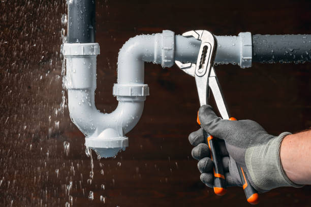 Professional Drain Cleaning technician working in Woodlake, TX